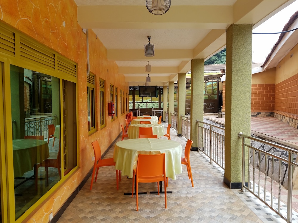 sibyangu standard hotel