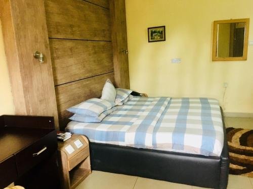 mignonette hotel and suites