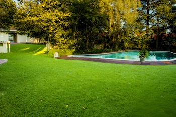 four seasons lehae guest house