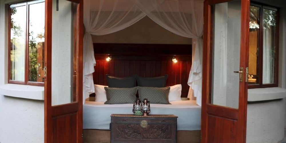 ivory wilderness river rock lodge