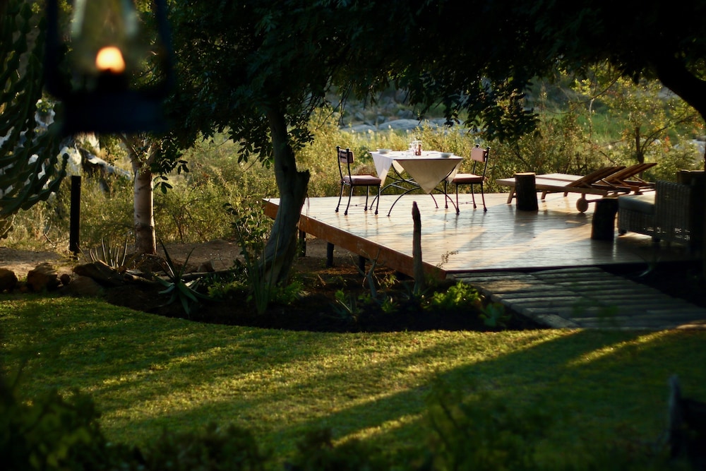 ivory wilderness river rock lodge