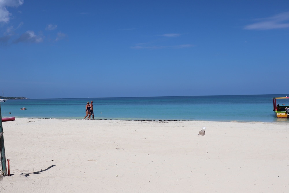 xye resort