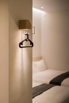 meander 1948 hostel taipei main station