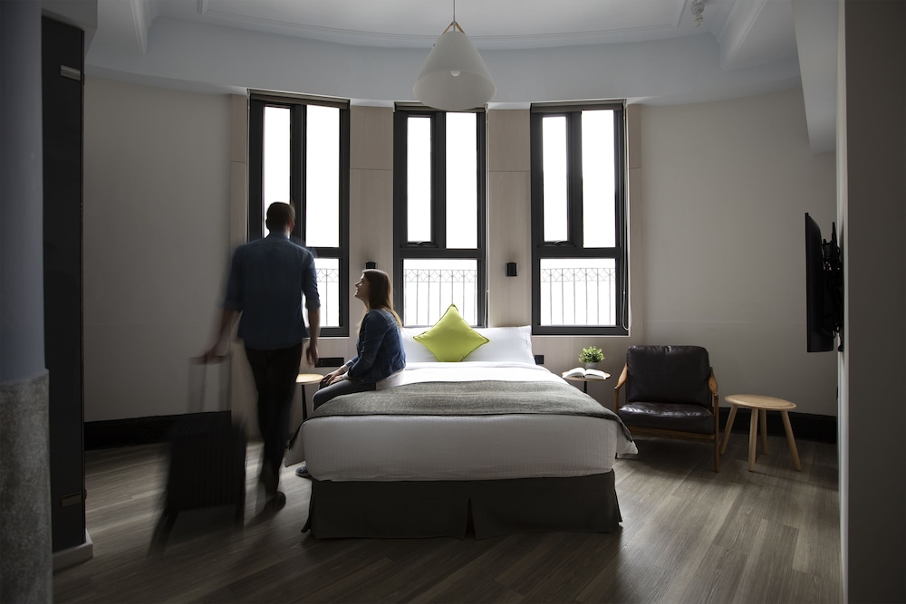 meander 1948 hostel taipei main station