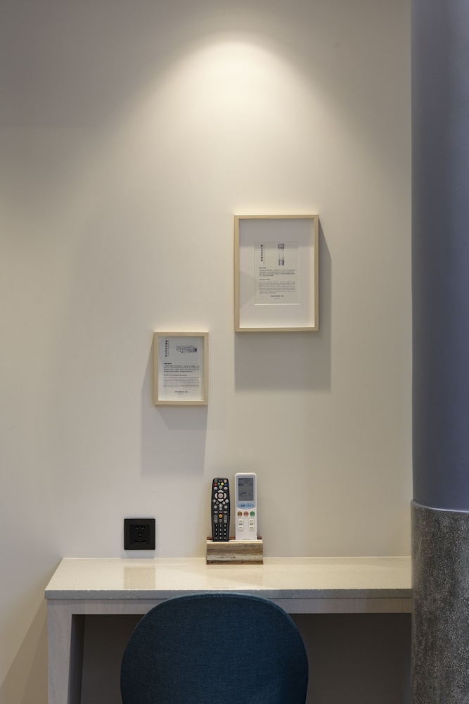 meander 1948 hostel taipei main station