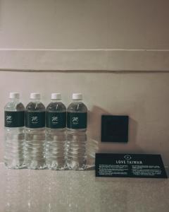 meander 1948 hostel taipei main station