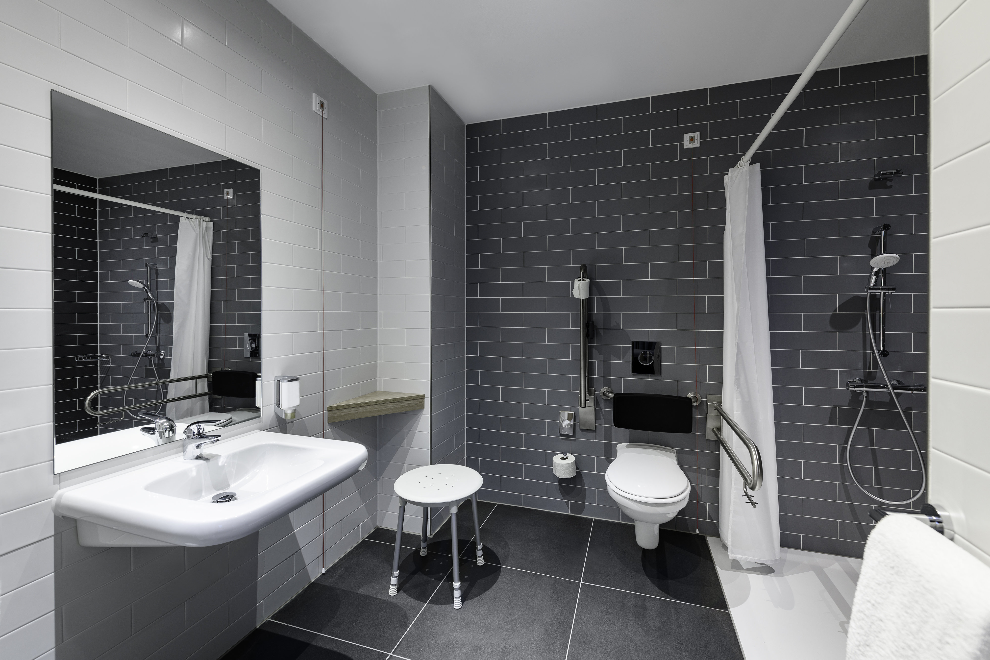 holiday inn express regensburg an ihg hotel