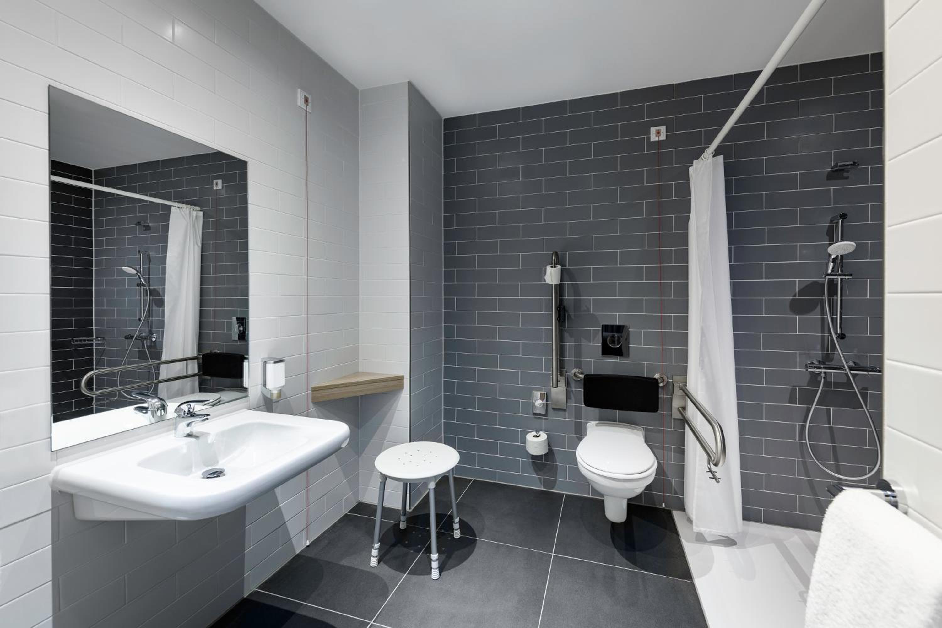 holiday inn express regensburg an ihg hotel