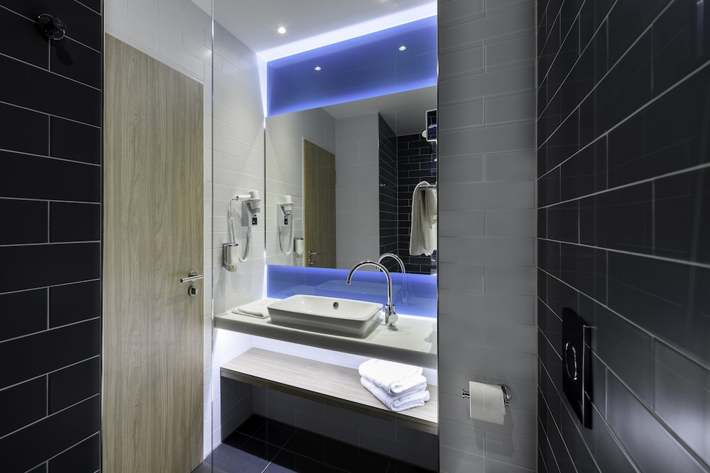 holiday inn express regensburg an ihg hotel