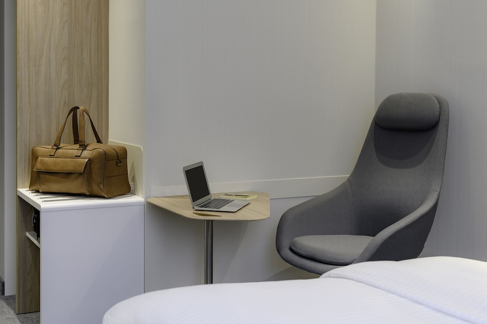 holiday inn express regensburg an ihg hotel