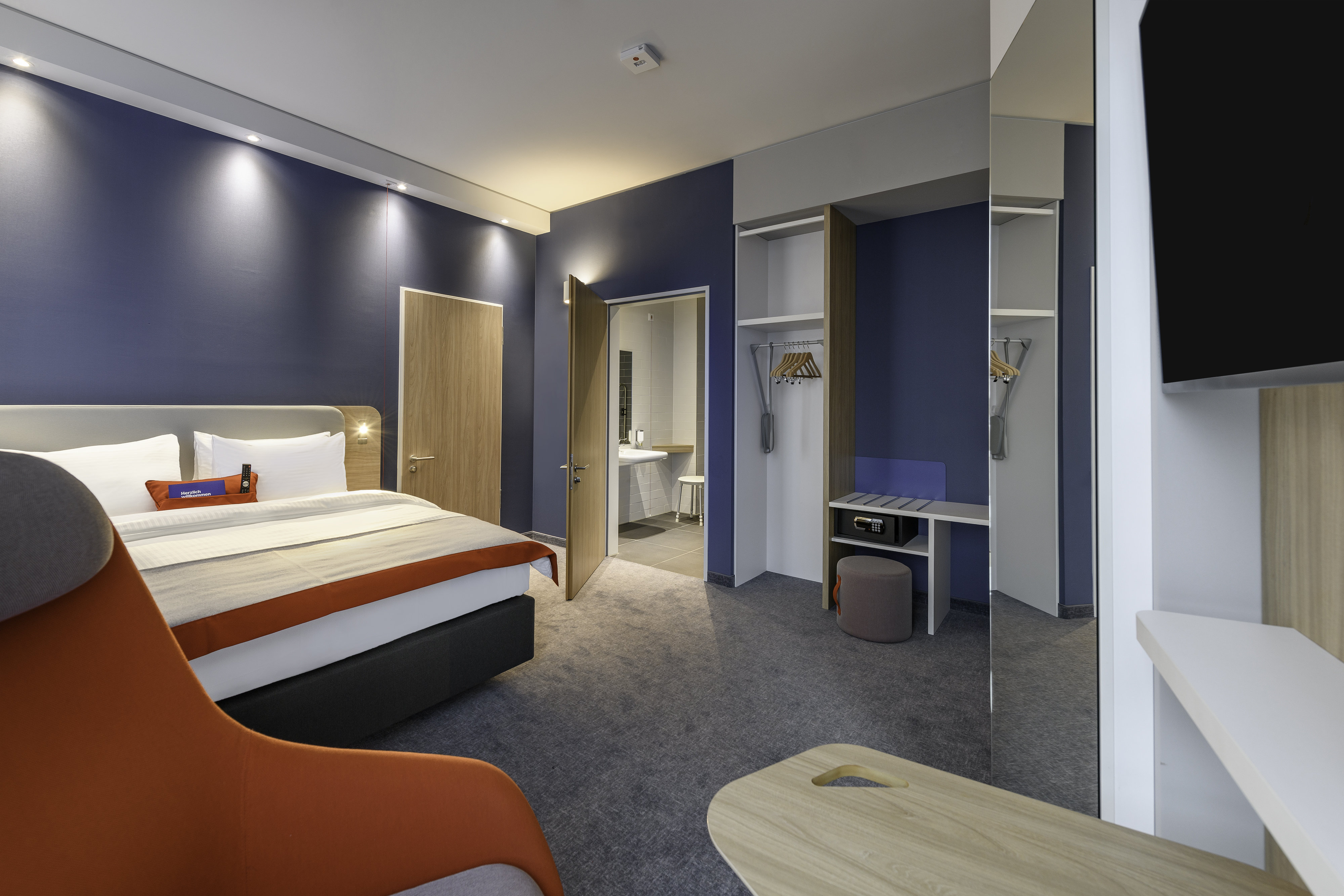 holiday inn express regensburg an ihg hotel