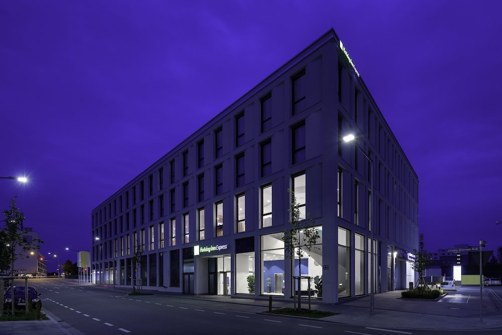 holiday inn express regensburg an ihg hotel