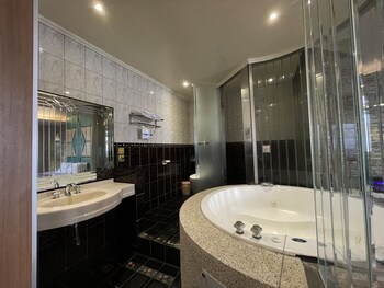 king and princess motel rende