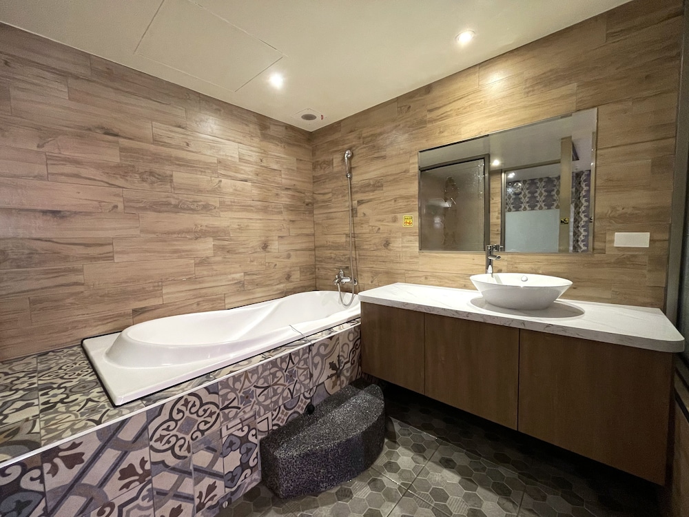 king and princess motel rende