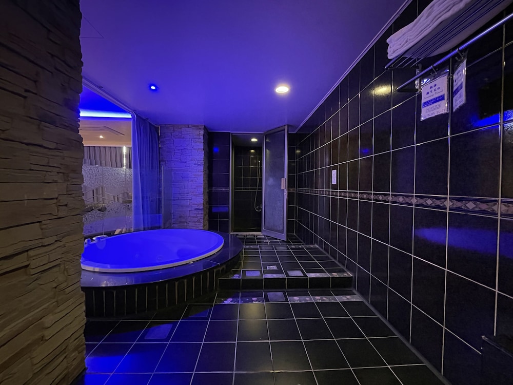 king and princess motel rende