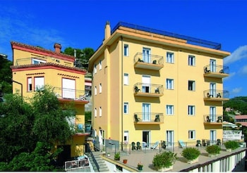 hotel tritone