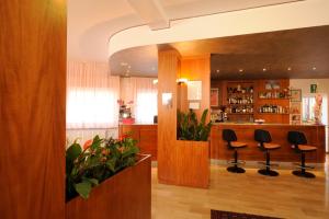 hotel tritone