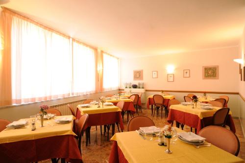 hotel tritone