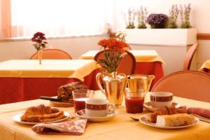 hotel tritone