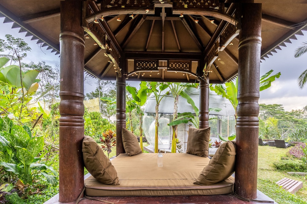 bubble hotel bali ubud glamping