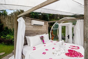 bubble hotel bali ubud glamping