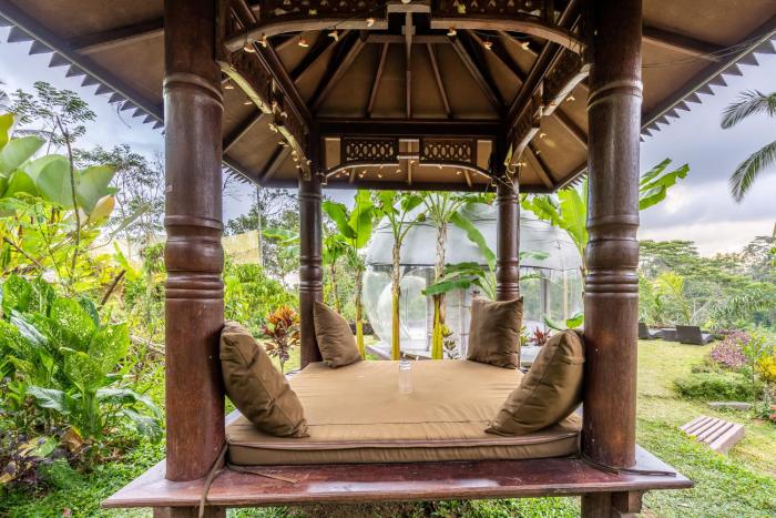 bubble hotel bali ubud glamping