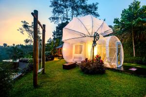 bubble hotel bali ubud glamping