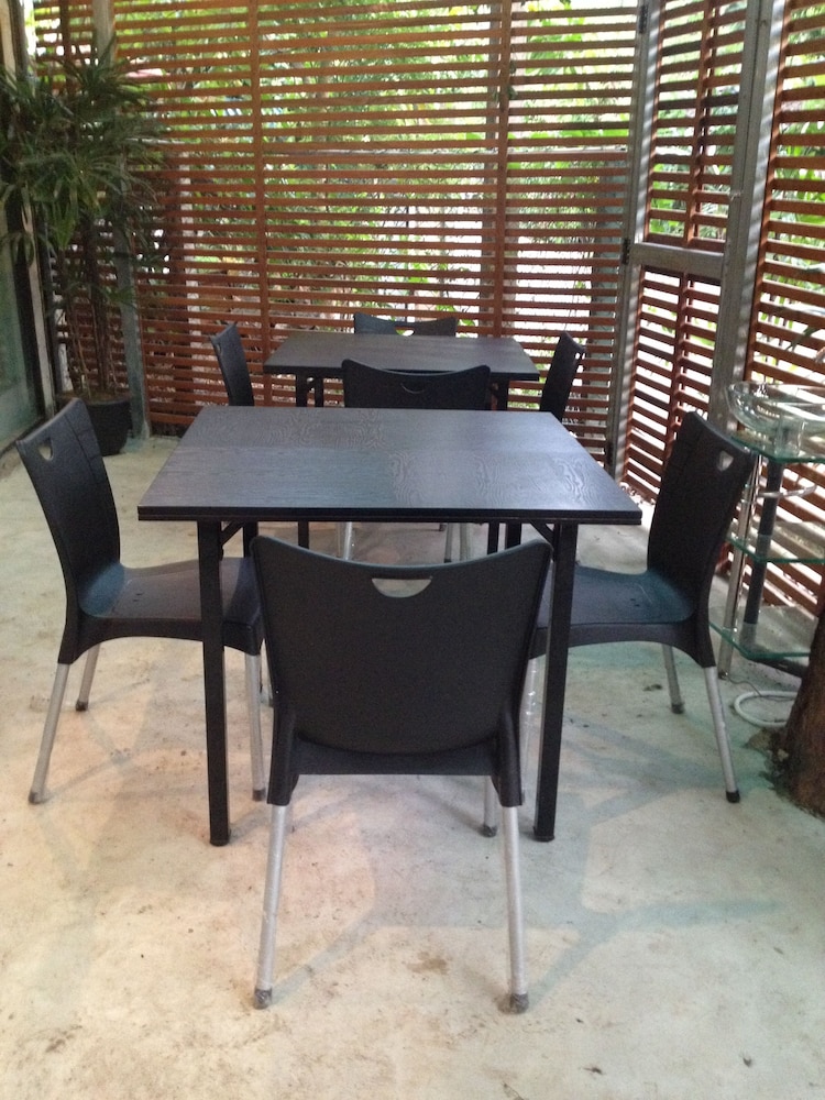 cinnamon airport residencies