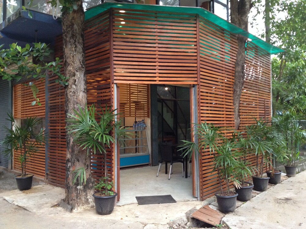 cinnamon airport residencies