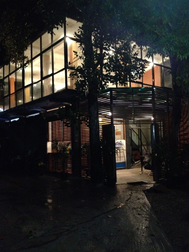 cinnamon airport residencies