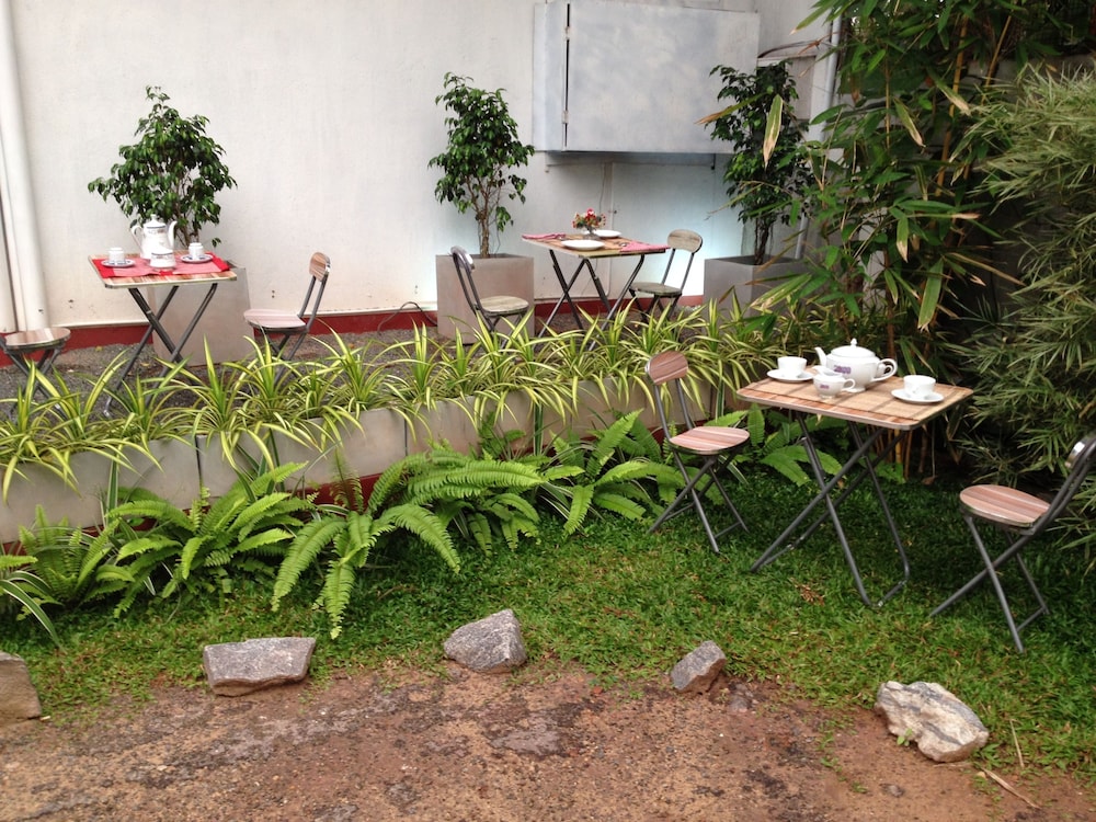 cinnamon airport residencies