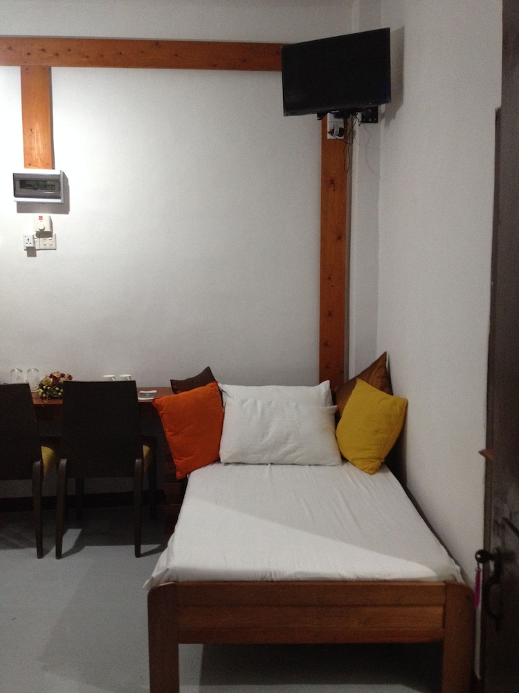 cinnamon airport residencies