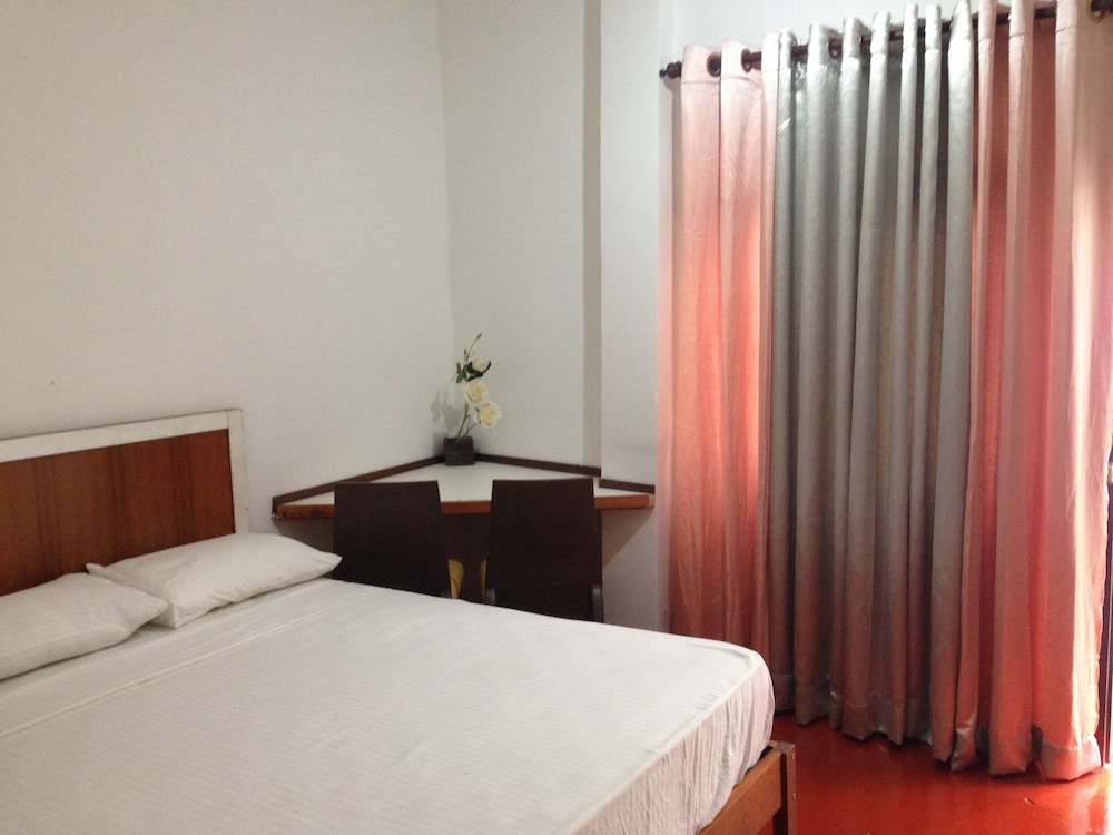 cinnamon airport residencies