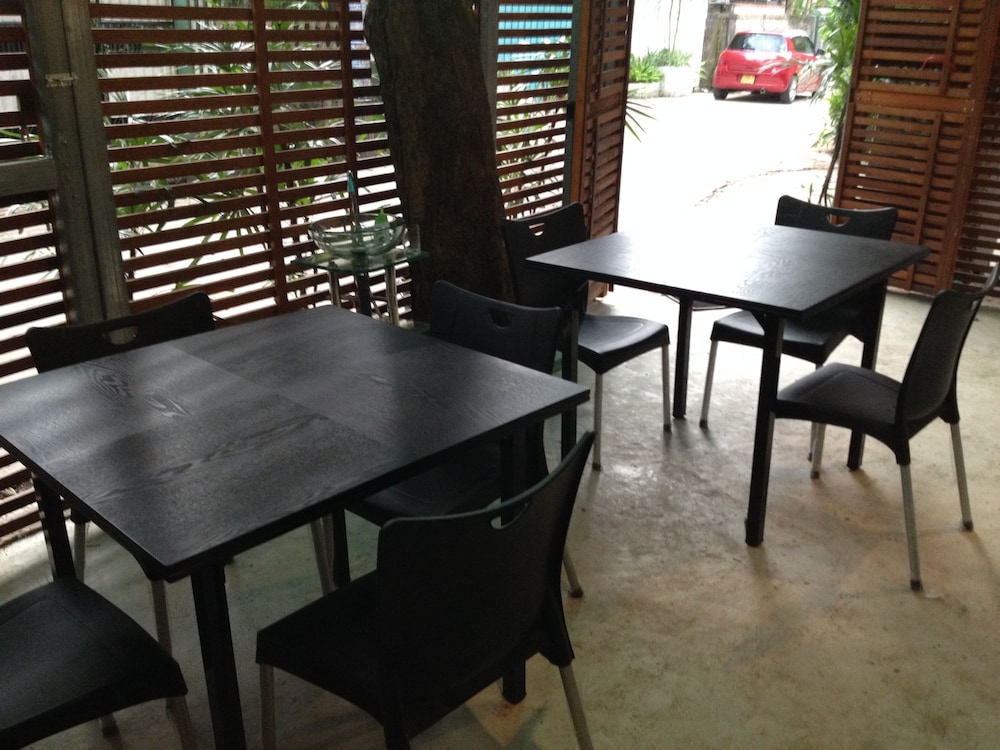 cinnamon airport residencies