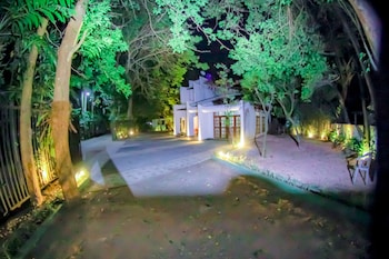 cinnamon airport residencies