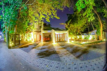 cinnamon airport residencies