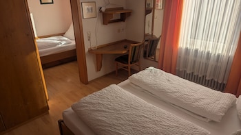 dorfgasthof zur rose