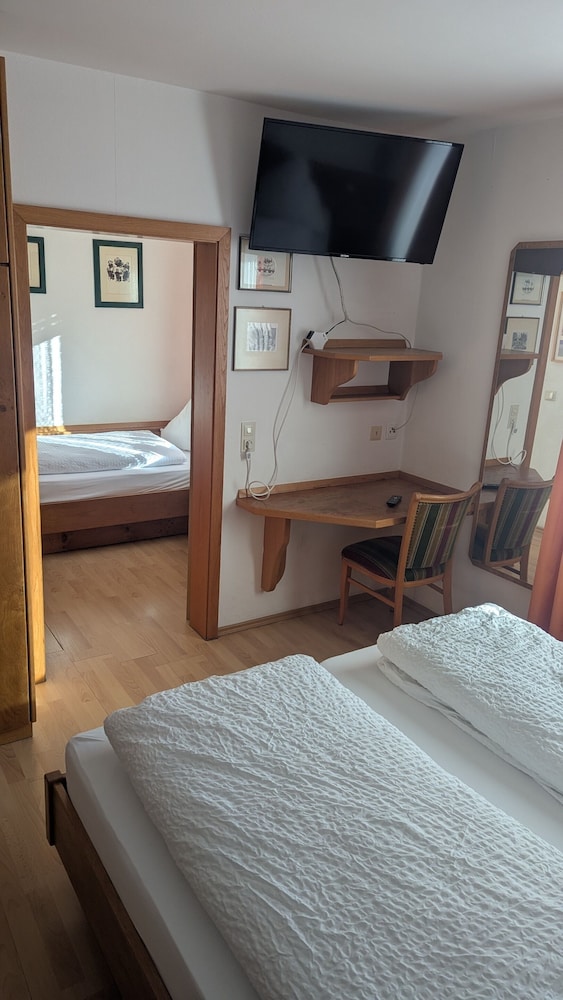 dorfgasthof zur rose