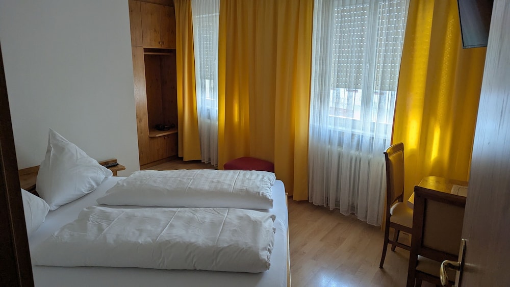 dorfgasthof zur rose