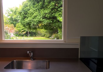 ashleigh court motel christchurch hagley park