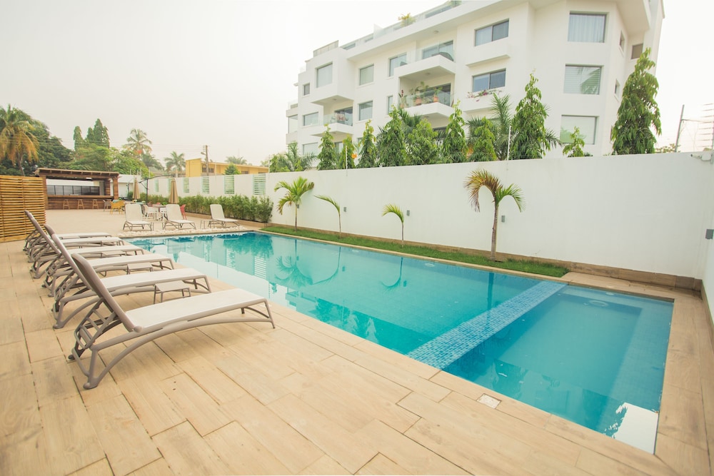 accra luxury apartments at the lul water