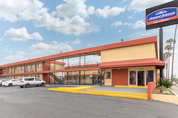 Howard Johnson Suites By Wyndham San Diego Chula Vista/Bayft,Chula Vista>>Bonita,2 star