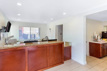 Howard Johnson Suites By Wyndham San Diego Chula Vista/Bayft,Chula Vista>>Bonita,2 star