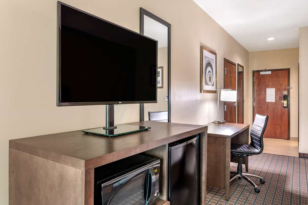 comfort inn and suites
