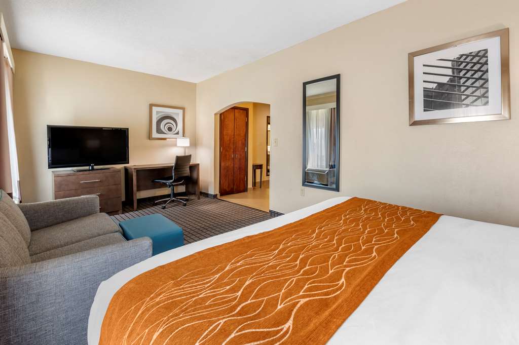 comfort inn and suites