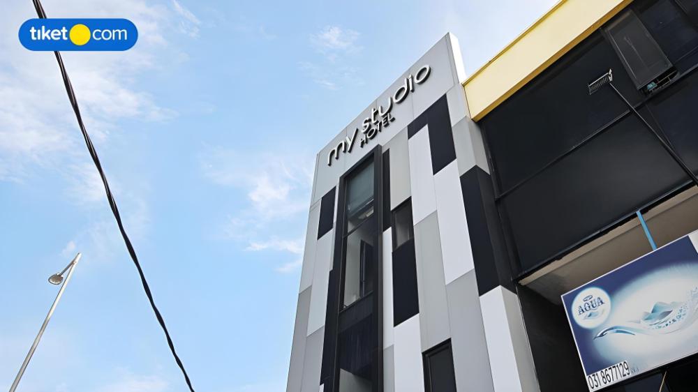 my studio hotel juanda airport surabaya hostel
