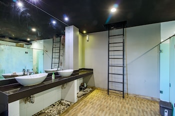 my studio hotel juanda airport surabaya hostel