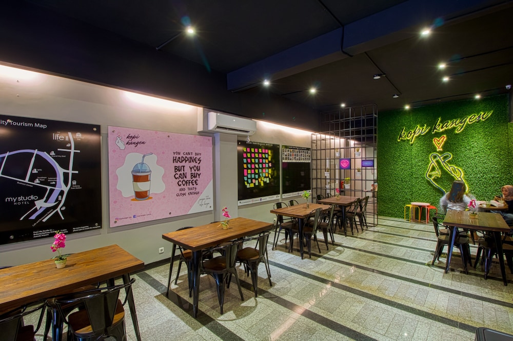 my studio hotel juanda airport surabaya hostel