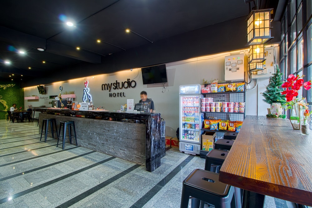 my studio hotel juanda airport surabaya hostel