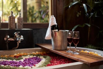 kawan antique ubud villa